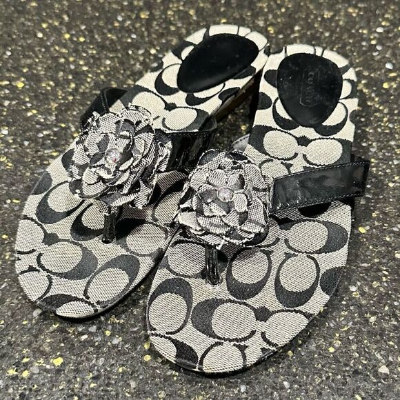 Coach Samira Logo Rose Flip Flops - Picture 1 of 8